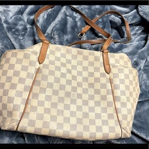 LOUIS VUITTON TOTE BAG